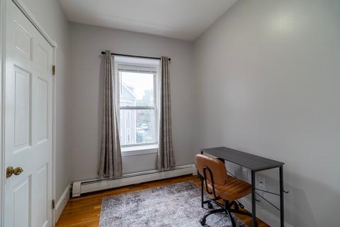 Photo of "#1886-B: Queen Bedroom B" home