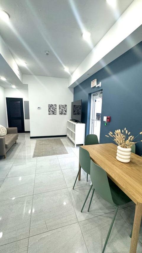 Photo of "#9fb: Stunning Bright Apt. w/ Amazing View nearby Calle Ocho Plaza Shopping Mall (Has an Apartment)" home