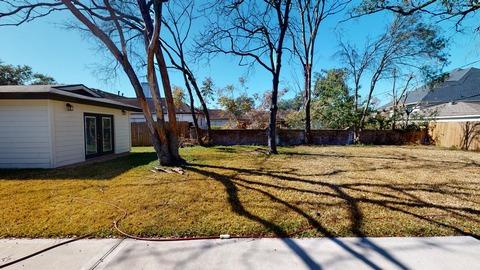 Photo of "#216: Sleekly renovated Braeswood Place home with large yard (Has a House)" home