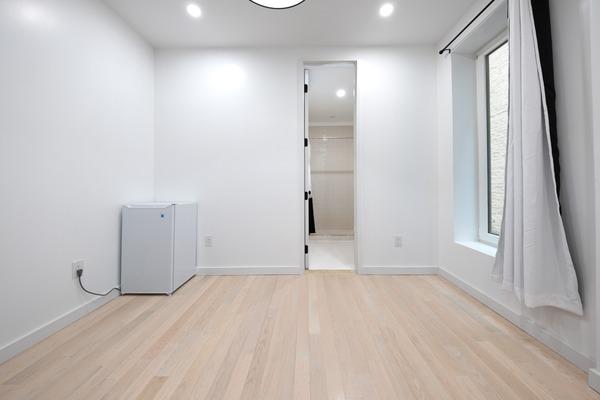Photo of "#1898-B: Queen Bedroom B" home