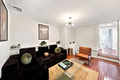 Photo of "#834-E: Full Bedroom E" home