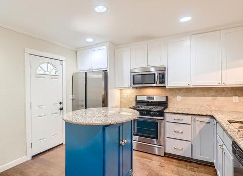 Photo of "#58e: Charming Alamo Heights home with swimming pool (Has a House)" home