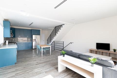 Photo of "#1523-A: Full Bedroom A w/ Private Bathroom" home