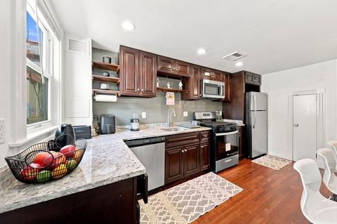 Photo of "#834-E: Full Bedroom E" home