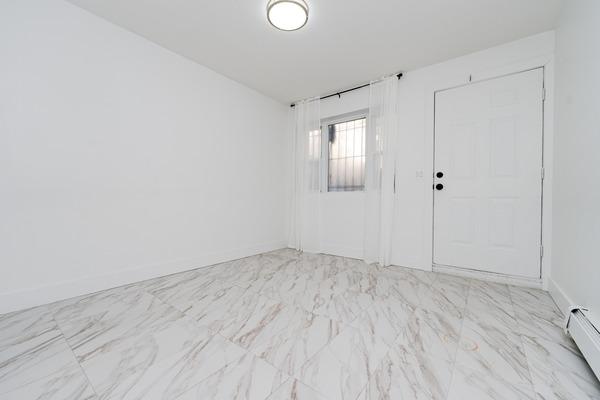 Photo of "#1792-B: Queen Room B" home