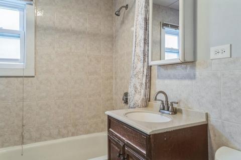 Photo of "#1806-E: Queen Bedroom E" home