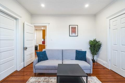 Photo of "#1748-C: Queen Room C" home