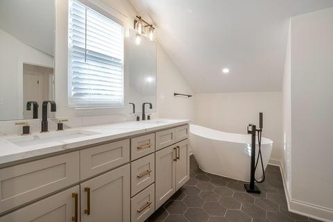 Photo of "#4da: 2022-built West End home 2 blocks from Atlanta Beltline (Has a House)" home