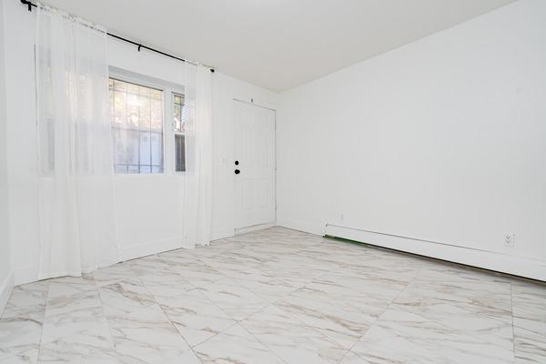 Photo of "#1792-B: Queen Room B" home