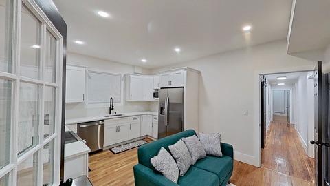 Photo of "#1900-E: Queen  Bedroom E" home