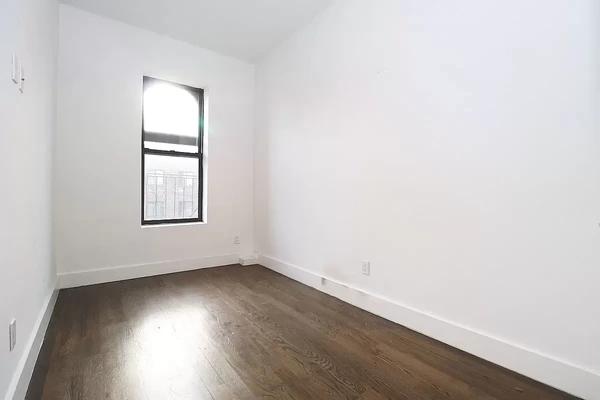 Photo of "#1920-B: Queen Room B" home