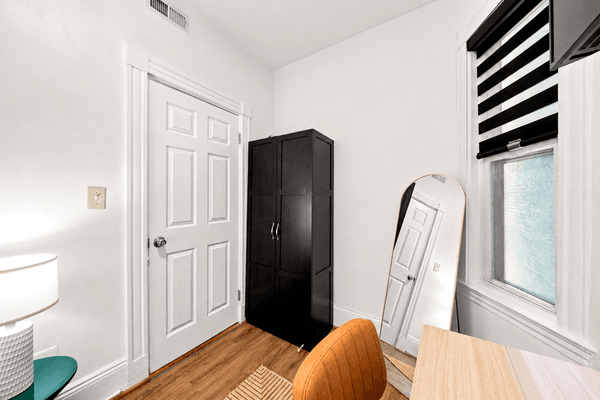 Photo of "#834-E: Full Bedroom E" home