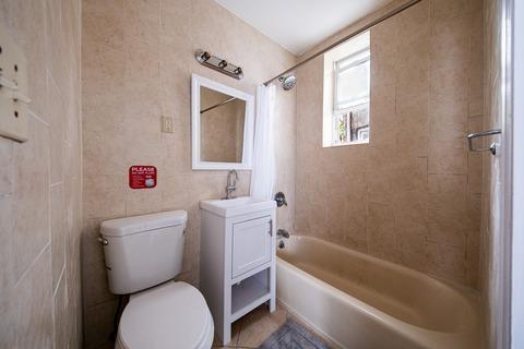Photo of "#1876-D: Queen Bedroom D" home