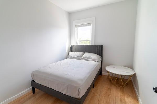 Photo of "#1756-C: Queen Room C" home