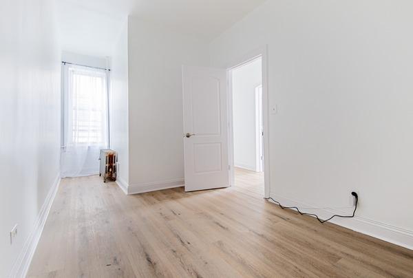 Photo of "#1876-D: Queen Bedroom D" home