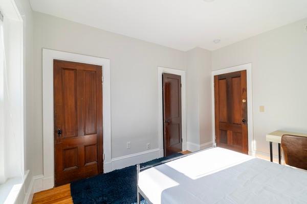 Photo of "#1300-C: Queen Room C" home