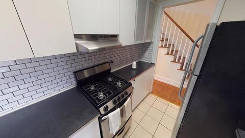 Photo of "#826: Charming brownstone apartment in Rittenhouse Square (Has an Apartment)" home