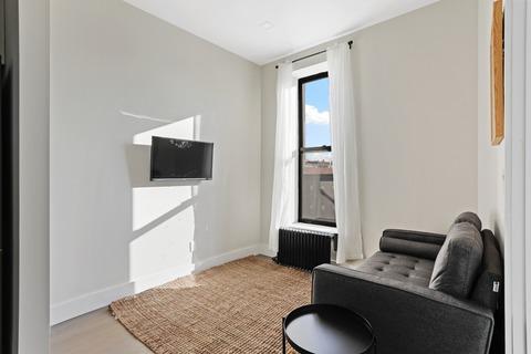 Photo of "#877-B: Full Bedroom B" home