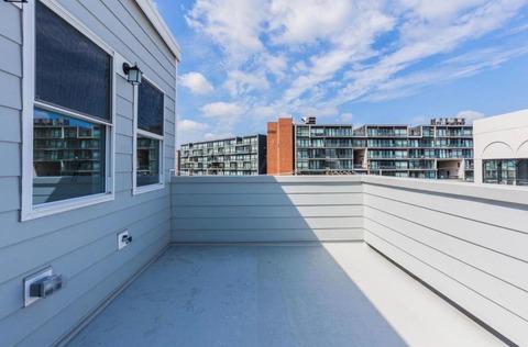 Photo of "#246: Well-connected Northern Liberties apartment with rooftop deck (Has an Apartment)" home