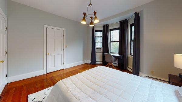 Photo of "#419-1B: Queen Bedroom B" home