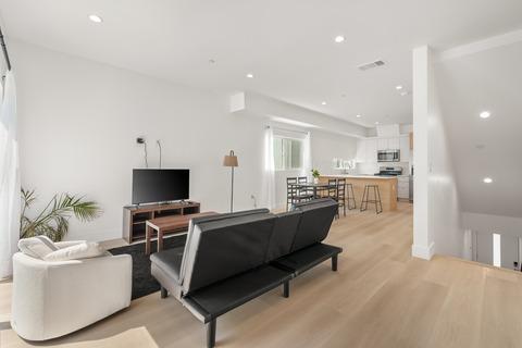 Photo of "#1856-E: Queen Bedroom E w/Private Bathroom" home