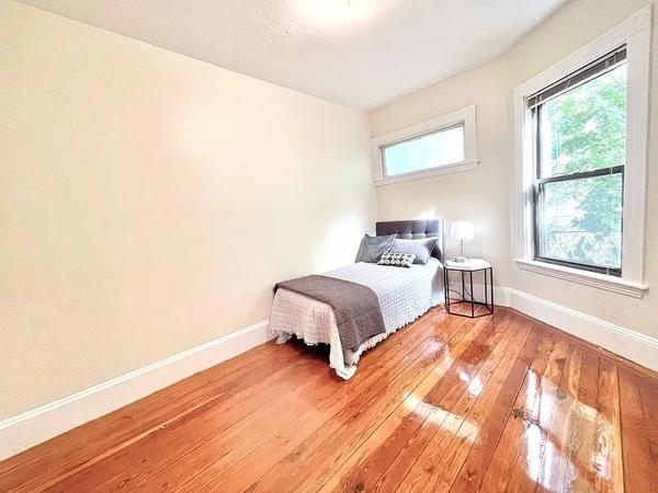 Photo of "#1888-B: Full Bedroom B" home