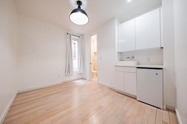 Photo of "#1894-C: Queen Bedroom C w/ Private Bathroom" home