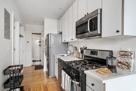 Photo of "#1911-C: Full Bedroom C" home