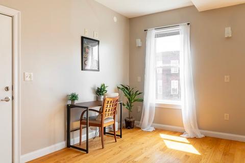 Photo of "#1762-A: Queen Room A" home