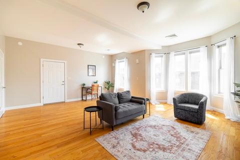 Photo of "#1762-A: Queen Room A" home