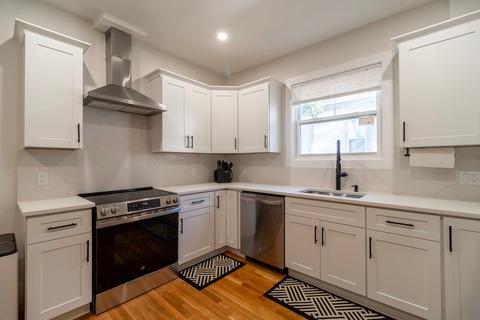 Photo of "#1900-E: Queen  Bedroom E" home