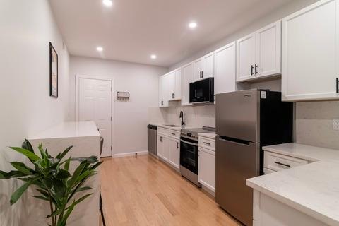 Photo of "#1755-B: Queen Room B" home