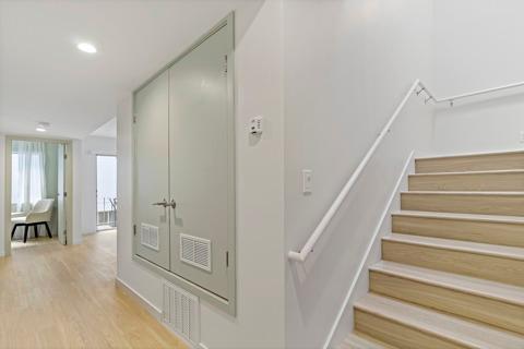 Photo of "#315-E: Queen Bedroom E" home