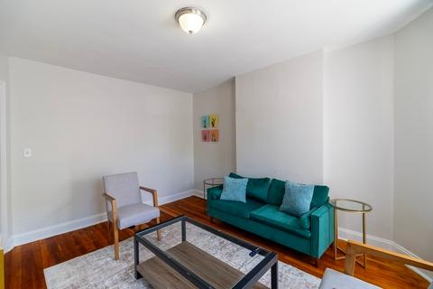 Photo of "#1875-D: Queen Bedroom D" home