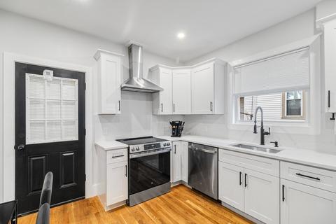 Photo of "#1901-D: Queen Bedroom D" home