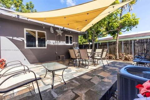 Photo of "#114: Spacious Comfortable House w/ Terrace 1 mile away from Pelican Harbor Marina (Has a House)" home