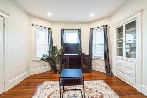 Photo of "#1748-C: Queen Room C" home