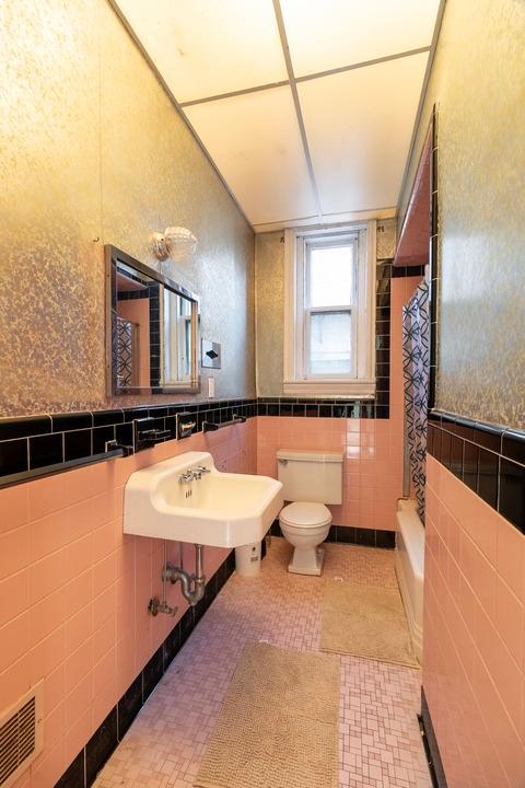 Photo of "#1765-B: Queen Room B" home