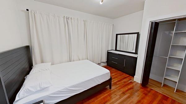 Photo of "#1900-E: Queen  Bedroom E" home