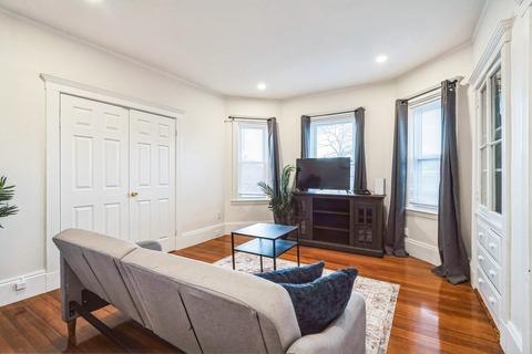 Photo of "#1748-C: Queen Room C" home