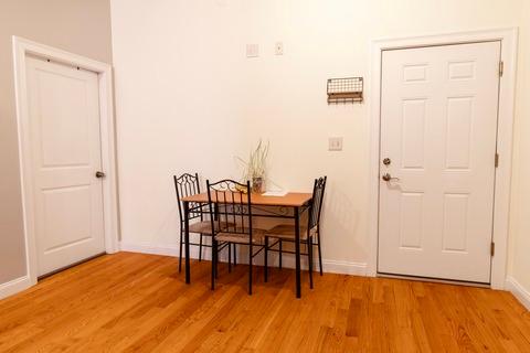 Photo of "#1762-A: Queen Room A" home