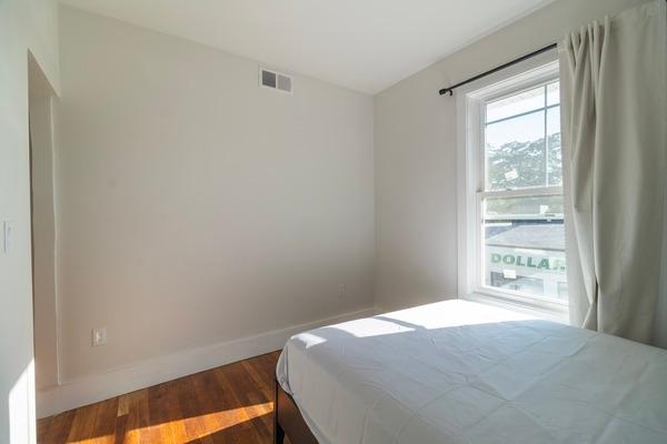 Photo of "#1900-B: Queen Bedroom B" home