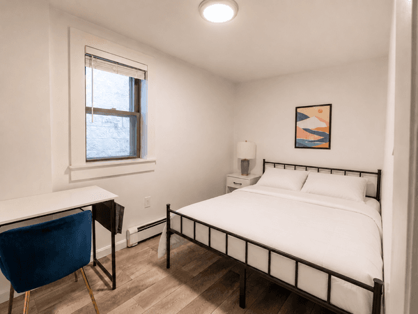 Photo of "#1752-C: Queen Bedroom C" home