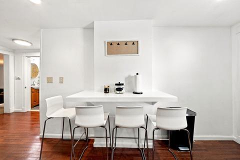 Photo of "#834-E: Full Bedroom E" home