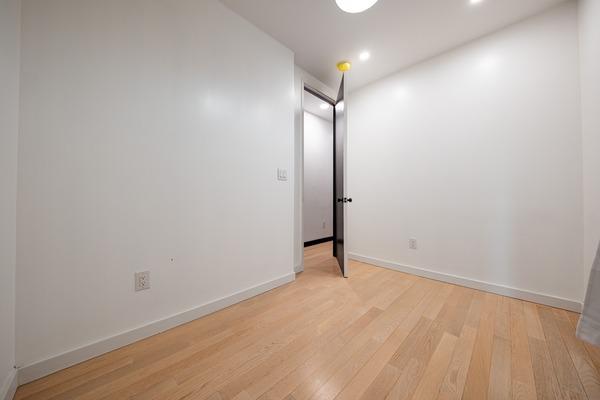 Photo of "#1898-C: Queen Bedroom C" home