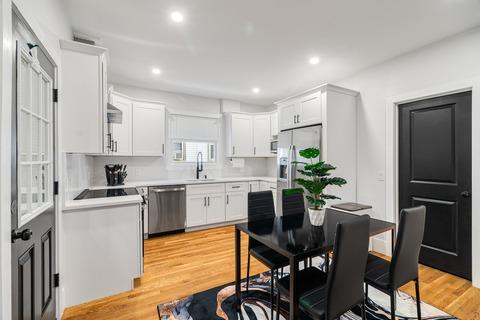 Photo of "#1901-D: Queen Bedroom D" home