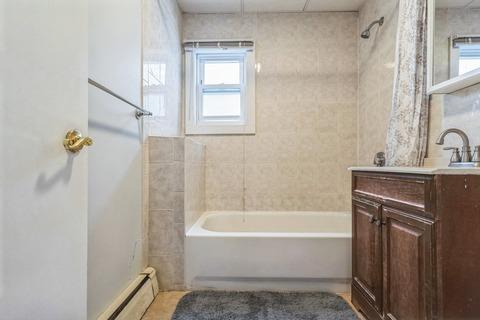 Photo of "#1806-E: Queen Bedroom E" home