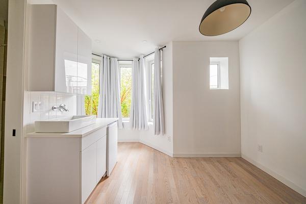 Photo of "#1894-A: Queen Bedroom A w/ Private Bathroom" home