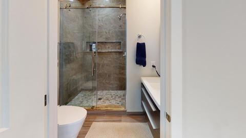 Photo of "#7d7: Brand new Graduate Hospital apartment off Broad St (Has a House)" home
