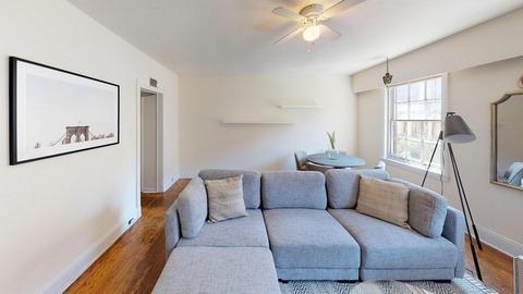 Photo of "#80d: Lovely Center City home by Rittenhouse Square (Has a House)" home